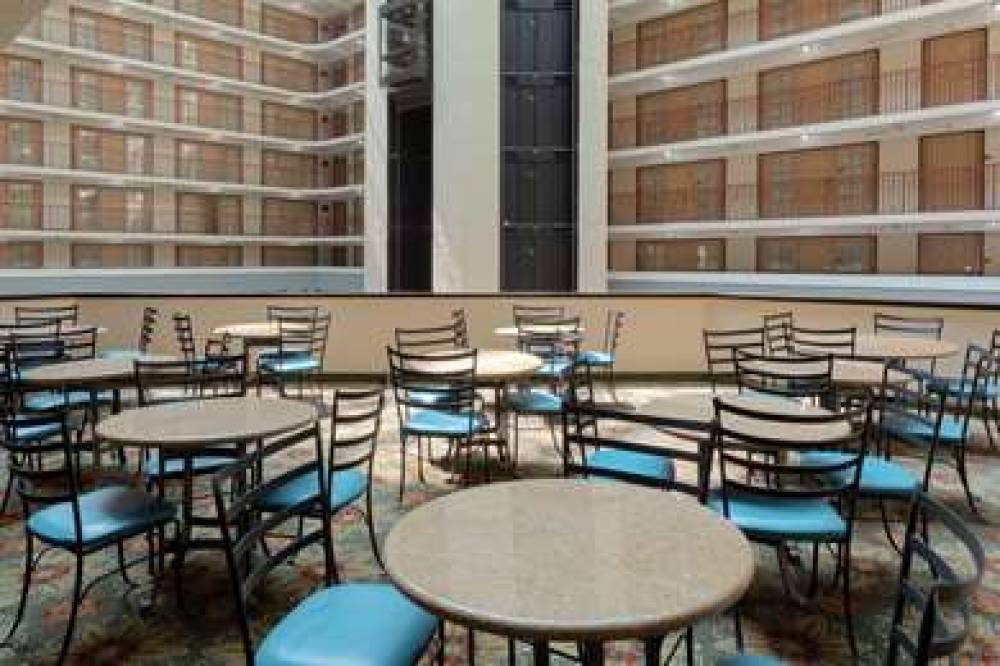 Embassy Suites By Hilton Tulsa-I-44 4