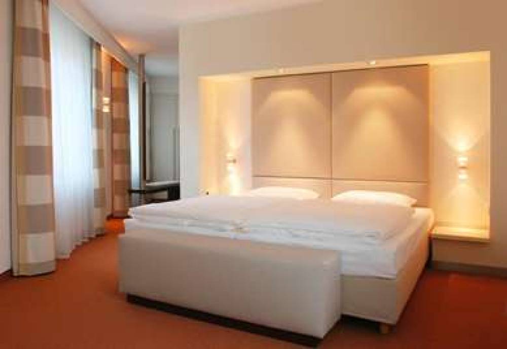 Estrel Hotel Berlin 4