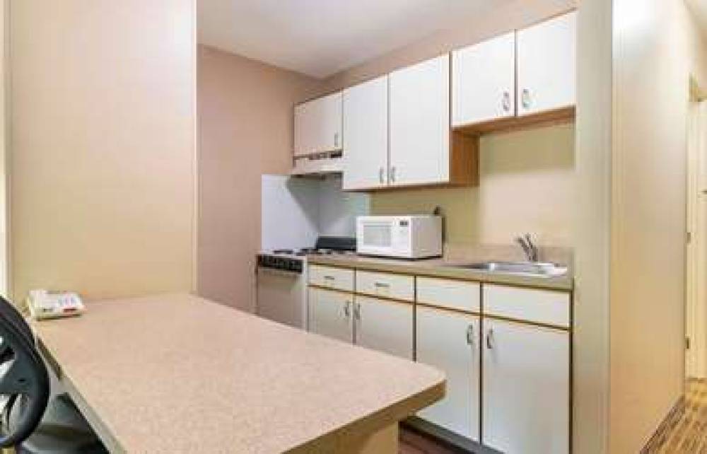 Extended Stay America - Charleston - Northwoods Blvd 9