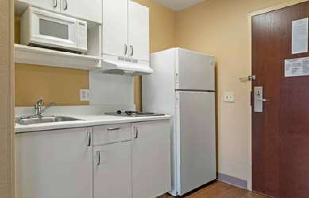 Extended Stay America - Detroit - Farmington Hills 9