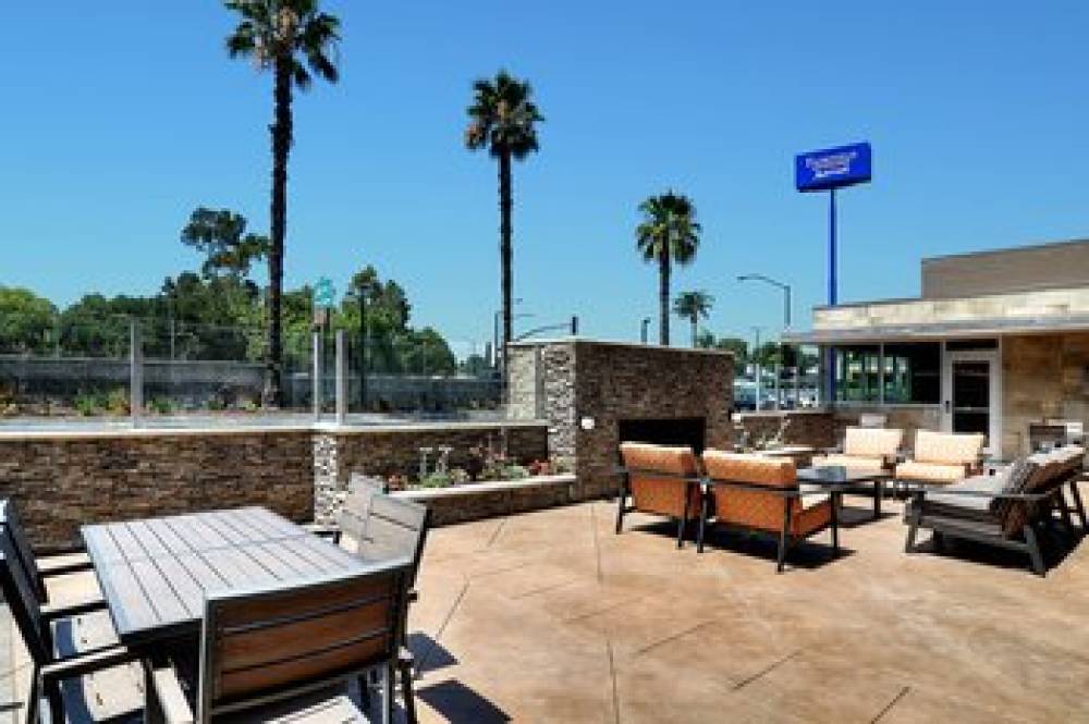 Fairfeld Inn And Suites By Marriott Los Angeles Rosemead 7