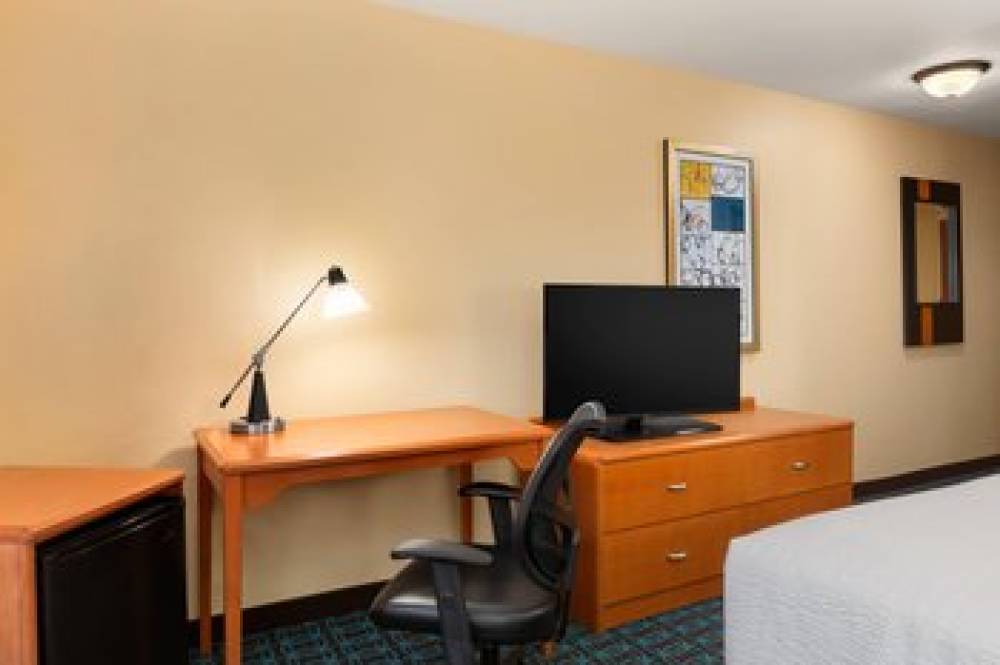 Fairfield By Marriott In And Suites Houston North-Cypress Station 9