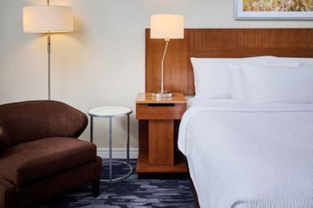 Fairfield Inn And Suites By Marriot Ottawa Kanata 7