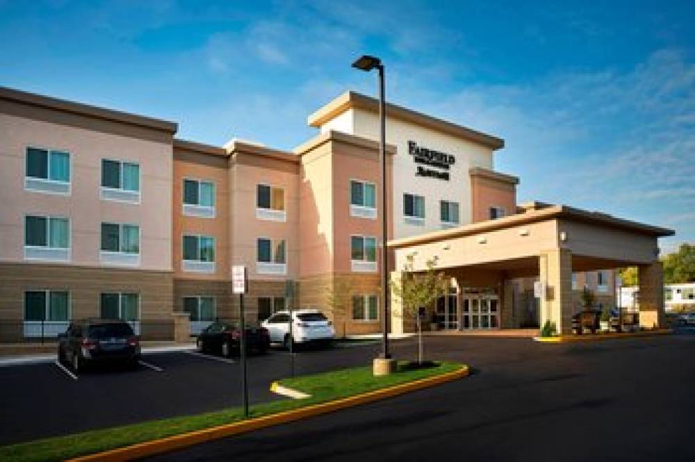 Fairfield Inn And Suites By Marriott Alexandria 2