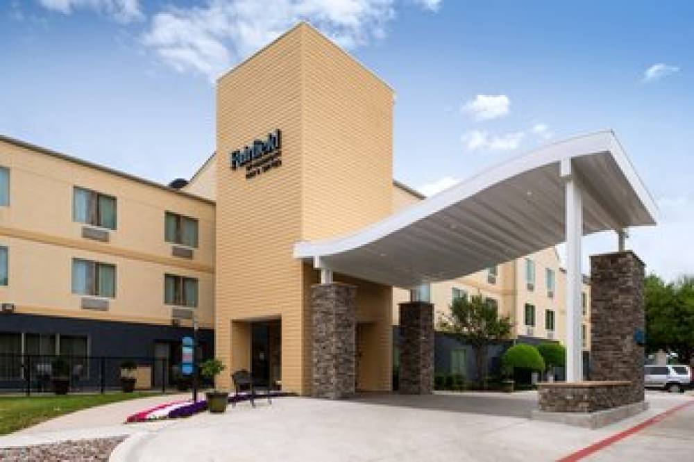 Fairfield Inn And Suites By Marriott Arlington Near Six Flags