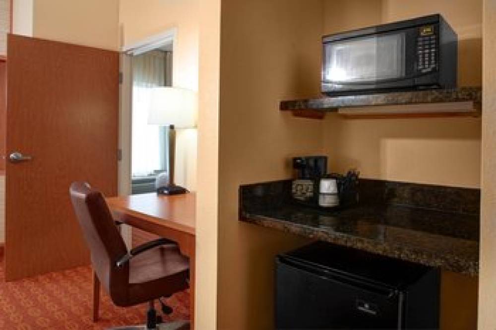 Fairfield Inn And Suites By Marriott Atlanta McDonough 10