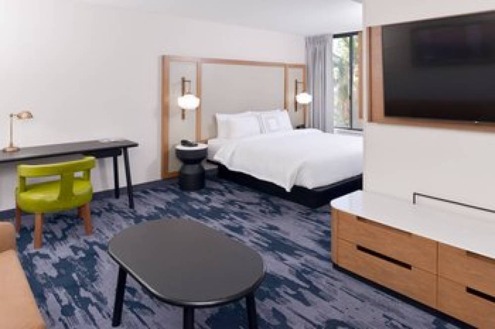 Fairfield Inn And Suites By Marriott Bakersfield Central 10