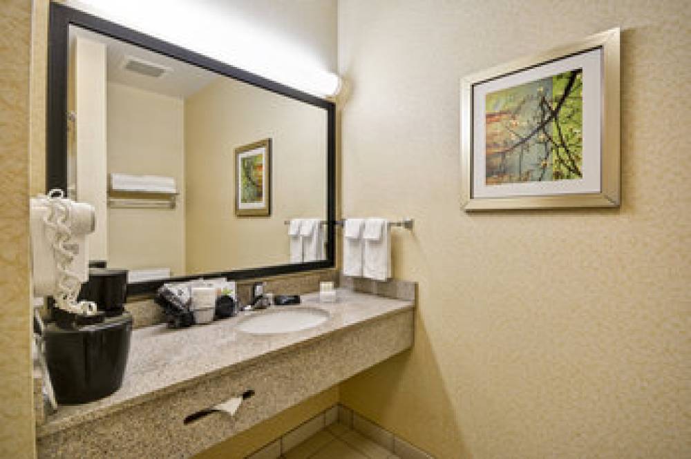 Fairfield Inn And Suites By Marriott Birmingham Fultondale I-65 8