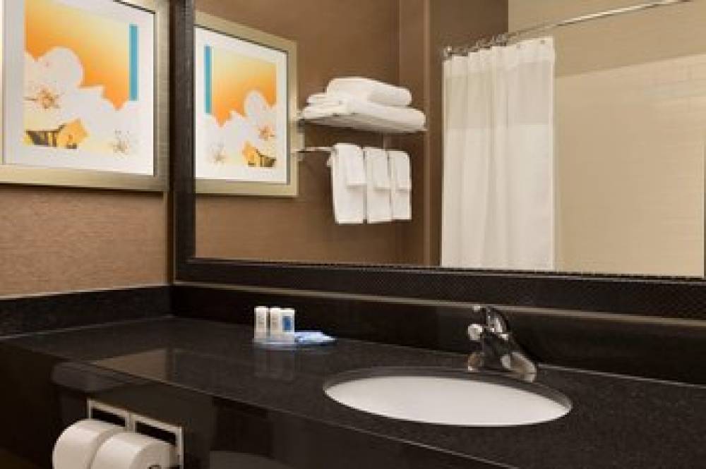 Fairfield Inn And Suites By Marriott Bismarck North 10