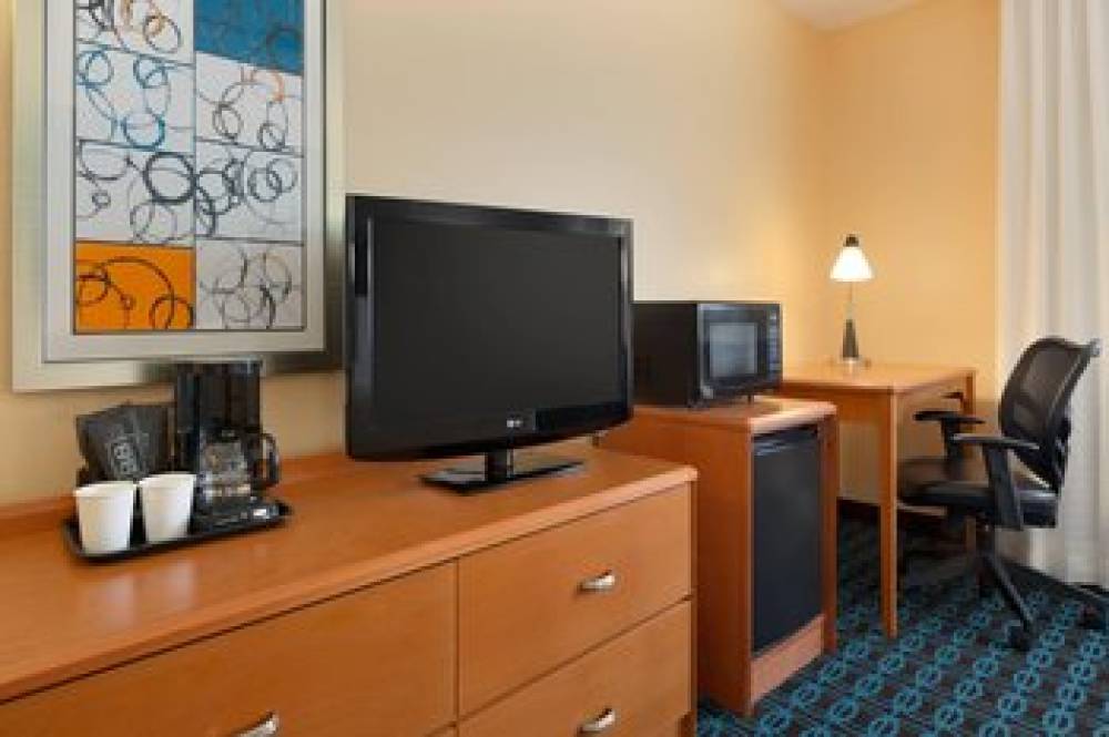 Fairfield Inn And Suites By Marriott Bismarck North 9