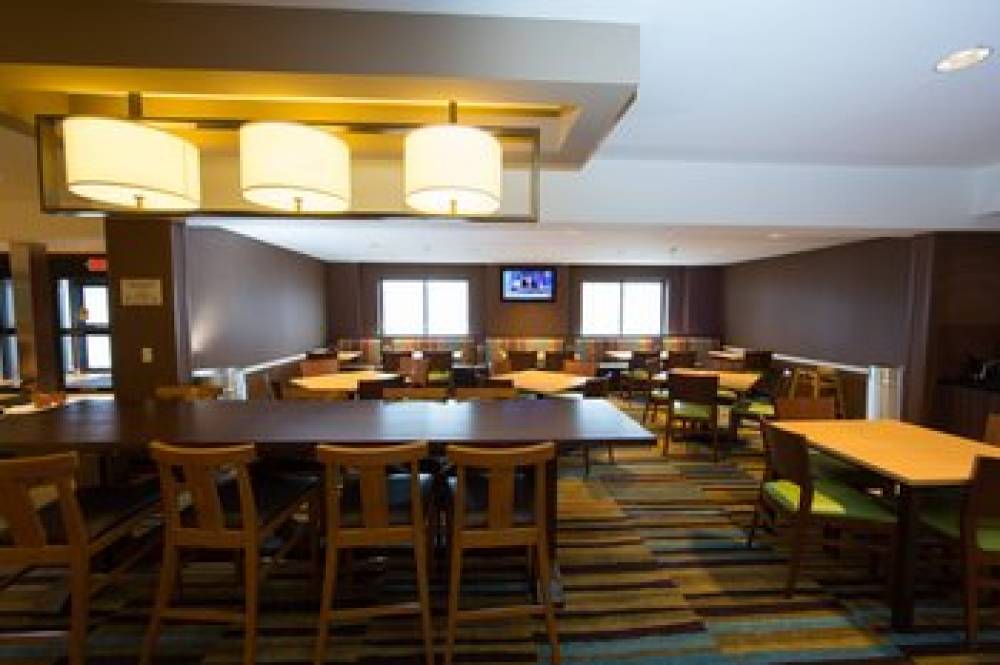 Fairfield Inn And Suites By Marriott Burlington 9