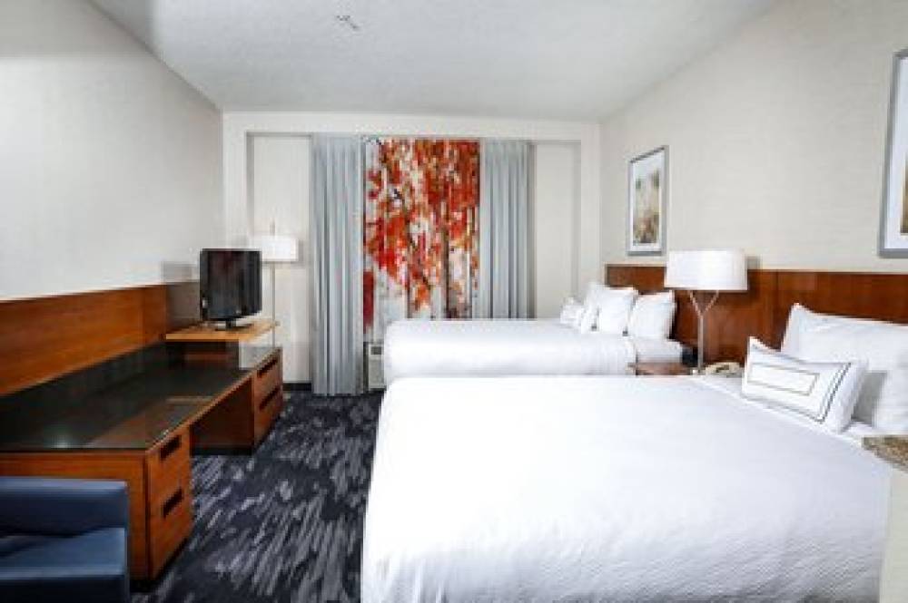 Fairfield Inn And Suites By Marriott Charleston North-Ashley Phosphate 6