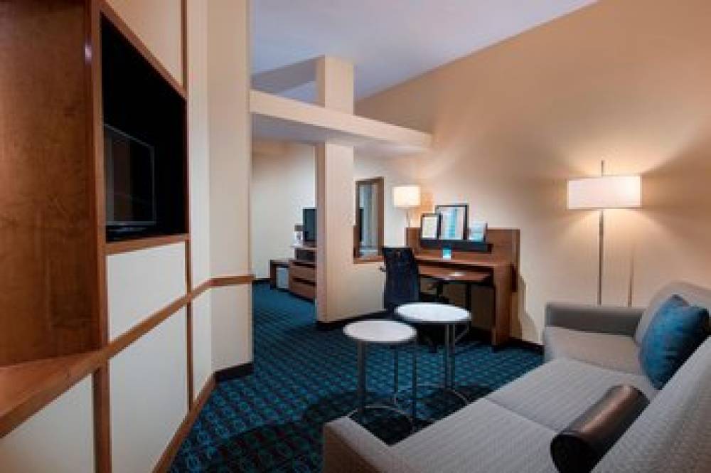 Fairfield Inn And Suites By Marriott Charleston North-University Area 9