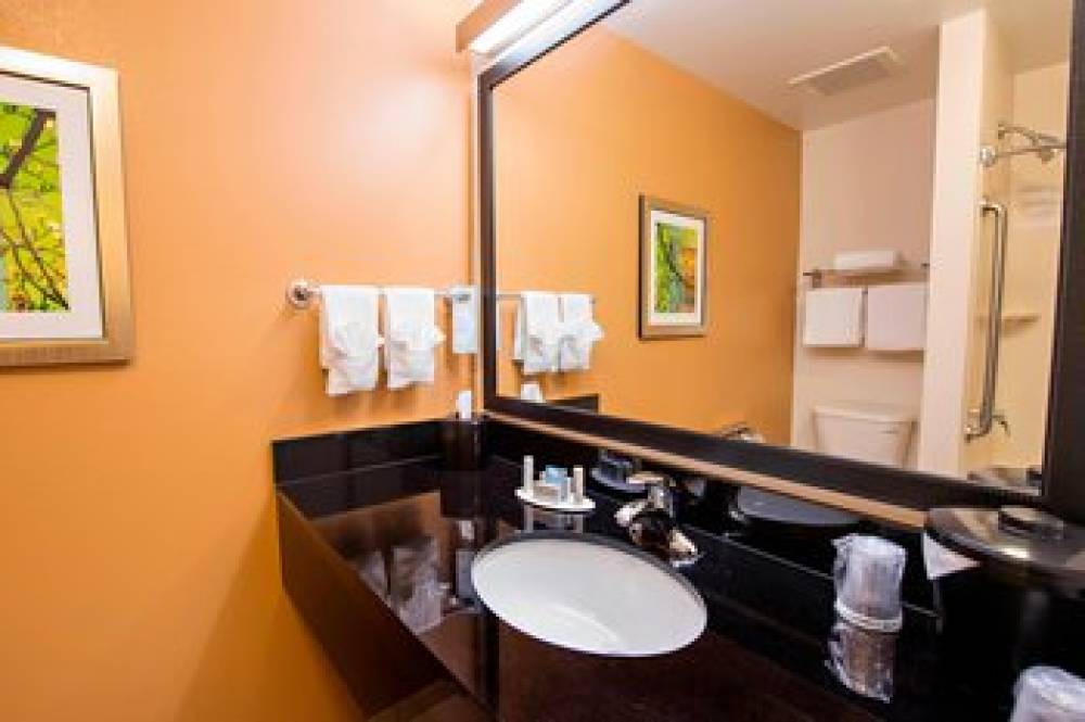 Fairfield Inn And Suites By Marriott Charleston North-University Area 7