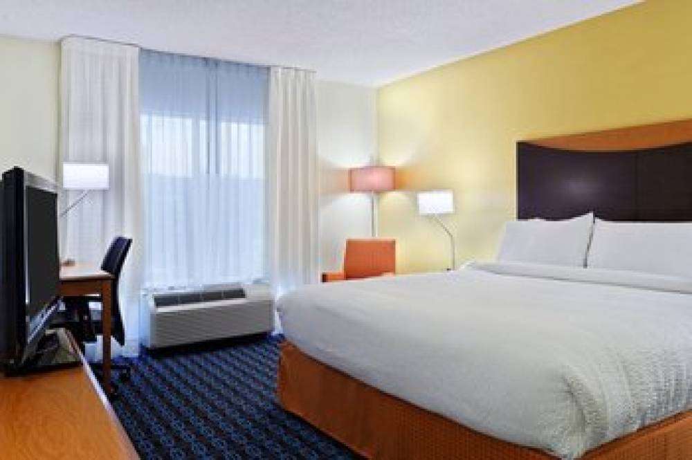 Fairfield Inn And Suites By Marriott Charlotte Arrowood 6