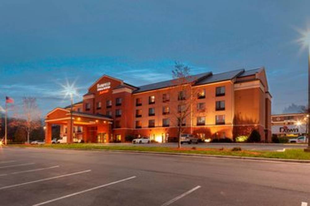 Fairfield Inn And Suites By Marriott Charlotte Matthews 2