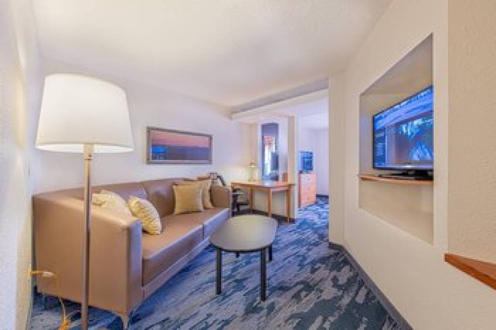 Fairfield Inn And Suites By Marriott Chicago Naperville 10