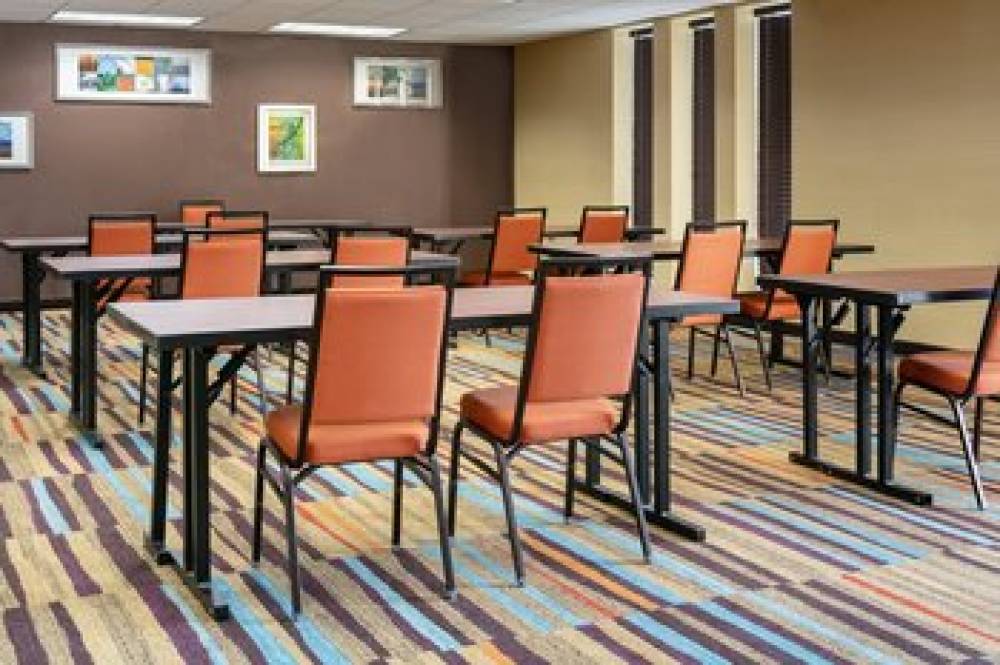 Fairfield Inn And Suites By Marriott Cincinnati North-Sharonville 2