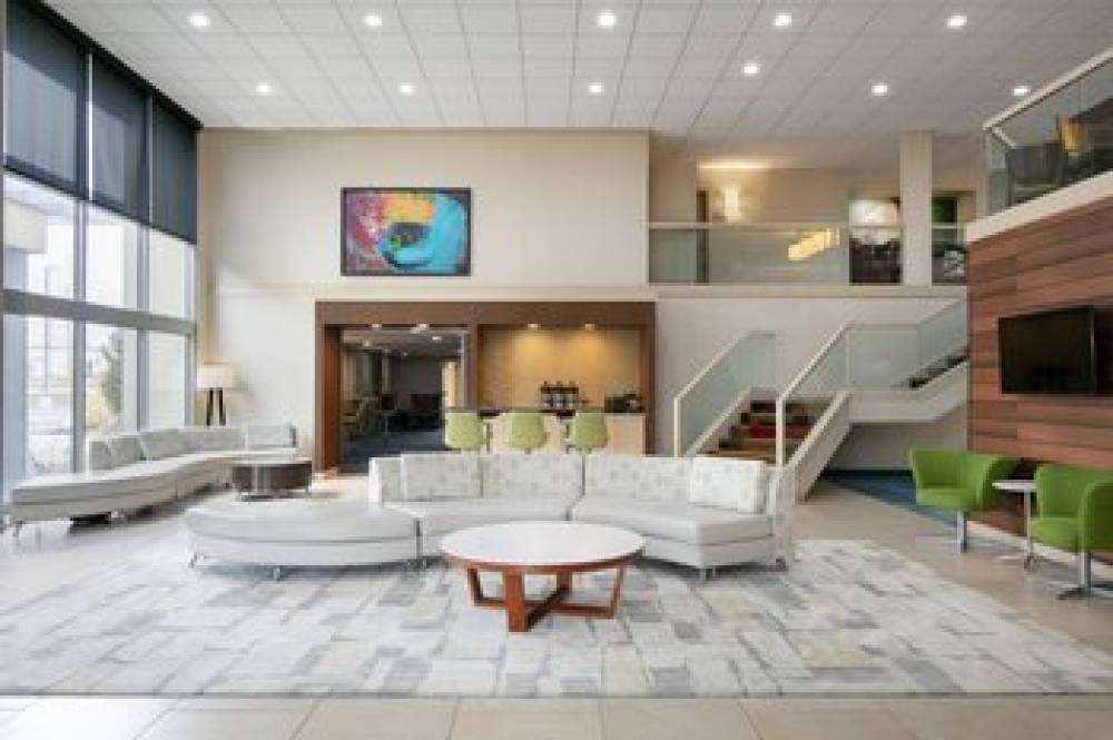 Fairfield Inn And Suites By Marriott Cincinnati North-Sharonville 6