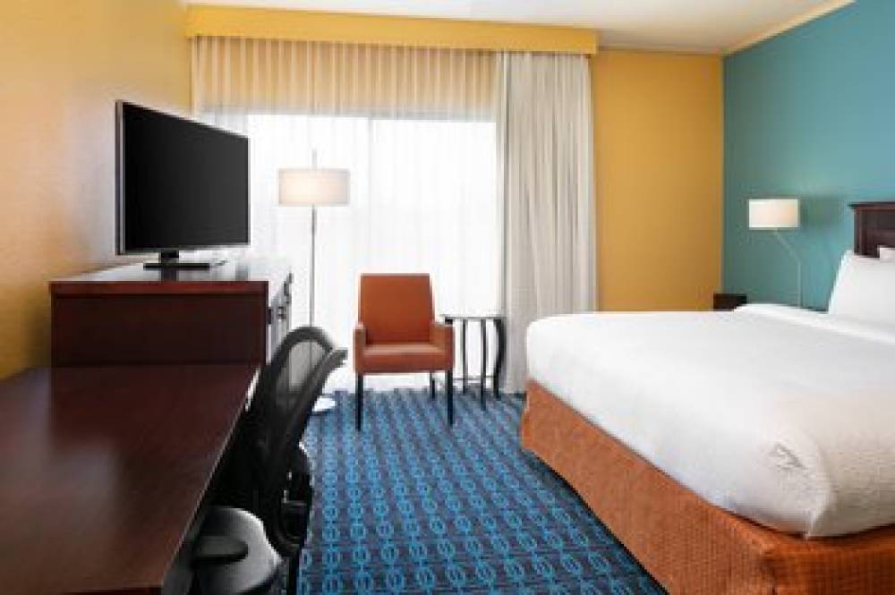 Fairfield Inn And Suites By Marriott Cincinnati North-Sharonville 3