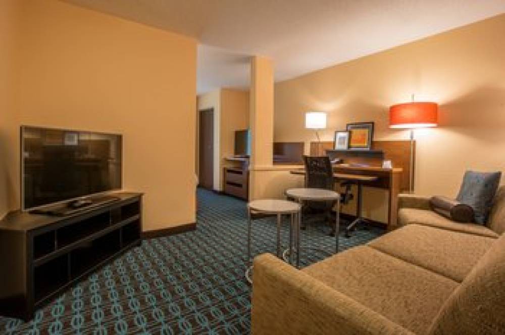 Fairfield Inn And Suites By Marriott Columbus 7