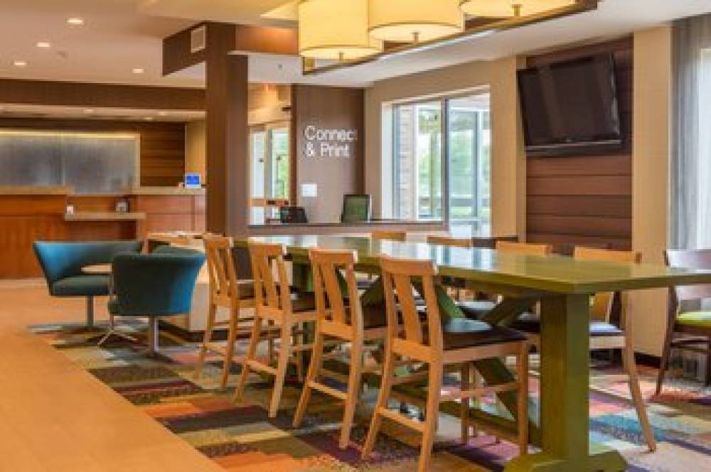 Fairfield Inn And Suites By Marriott Columbus 8