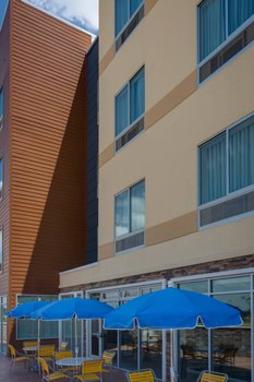 Fairfield Inn And Suites By Marriott Dallas West I-30 4