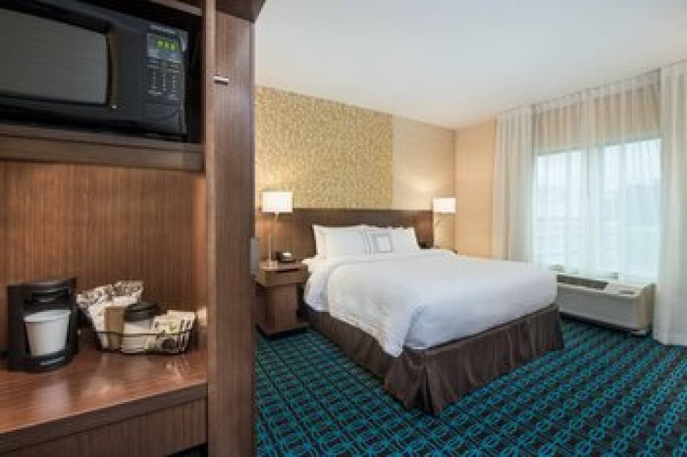 Fairfield Inn And Suites By Marriott Dayton 9