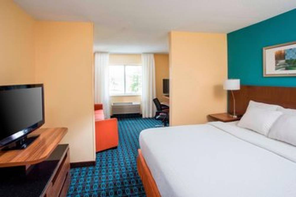 Fairfield Inn And Suites By Marriott Dayton South 8