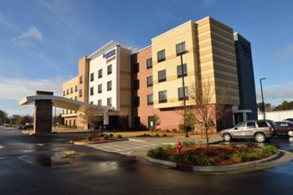 Fairfield Inn And Suites By Marriott Dunn I-95 2