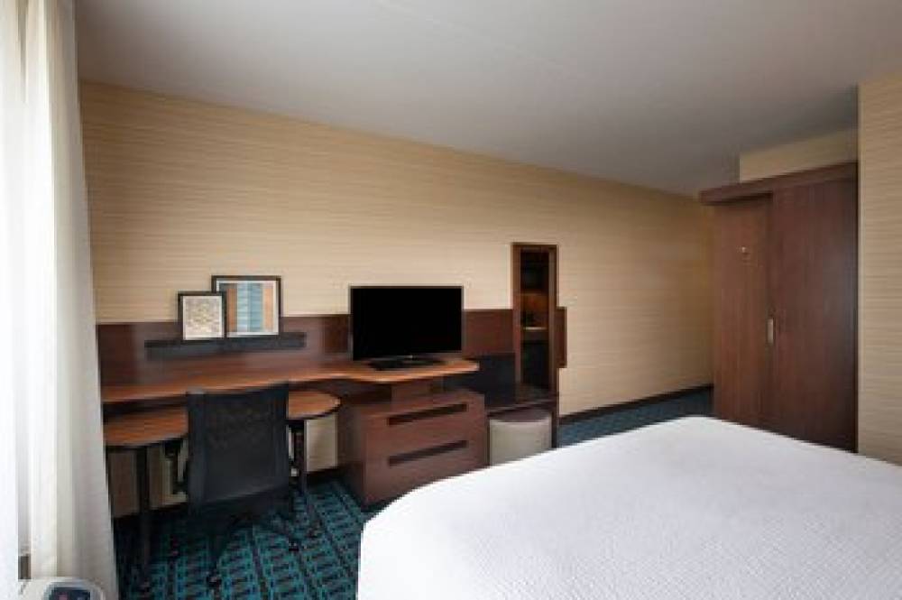 Fairfield Inn And Suites By Marriott Edmonton North 10