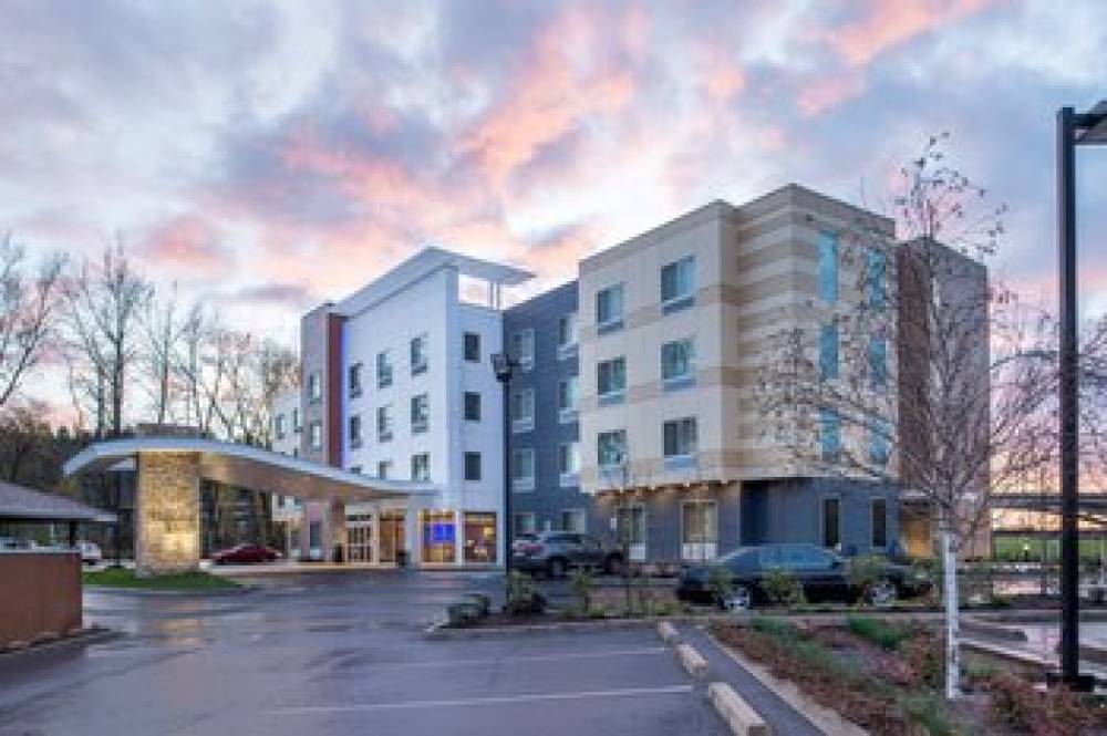 Fairfield Inn And Suites By Marriott Eugene East-Springfield 1