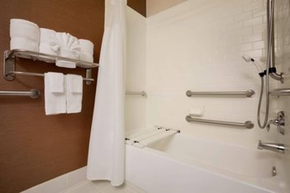 Fairfield Inn And Suites By Marriott Fort Worth University Drive 10