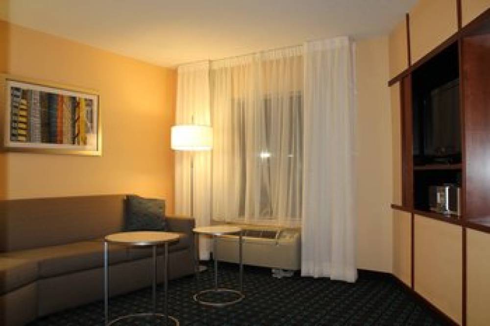 Fairfield Inn And Suites By Marriott Frankfort 8