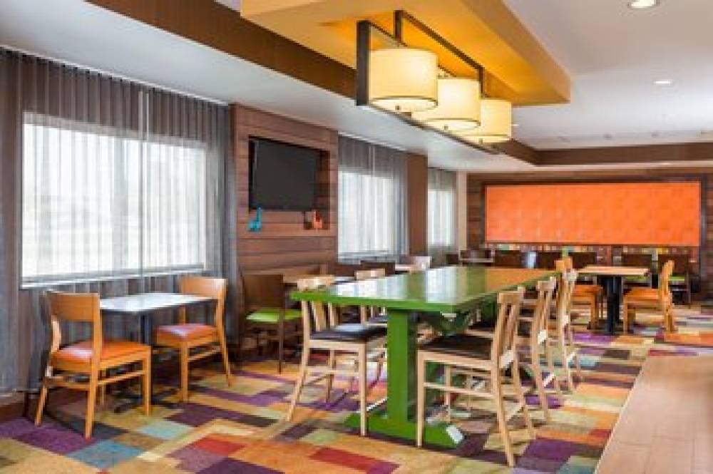 Fairfield Inn And Suites By Marriott Grand Rapids 4