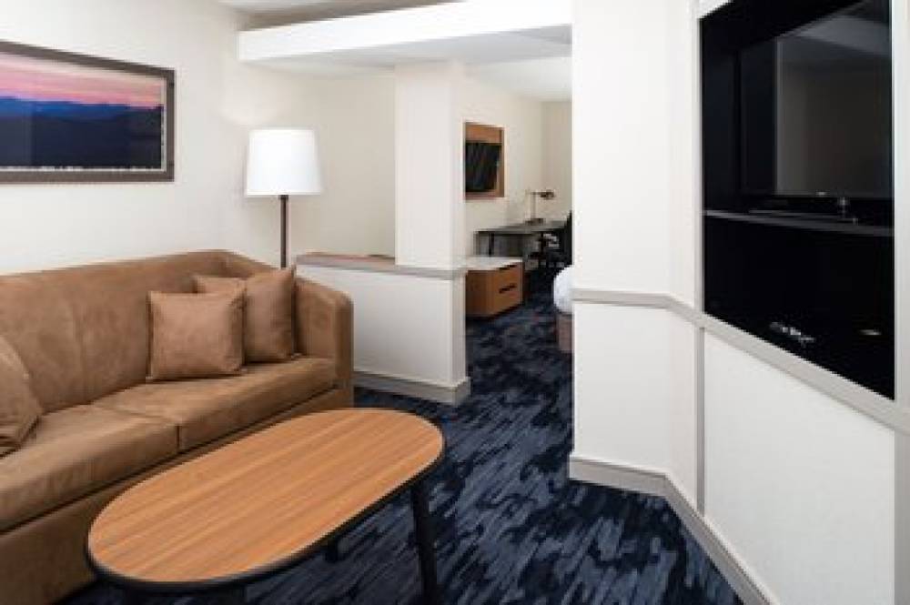 Fairfield Inn And Suites By Marriott Greensboro Wendover 10