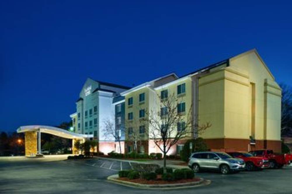 Fairfield Inn And Suites By Marriott Greensboro Wendover 2