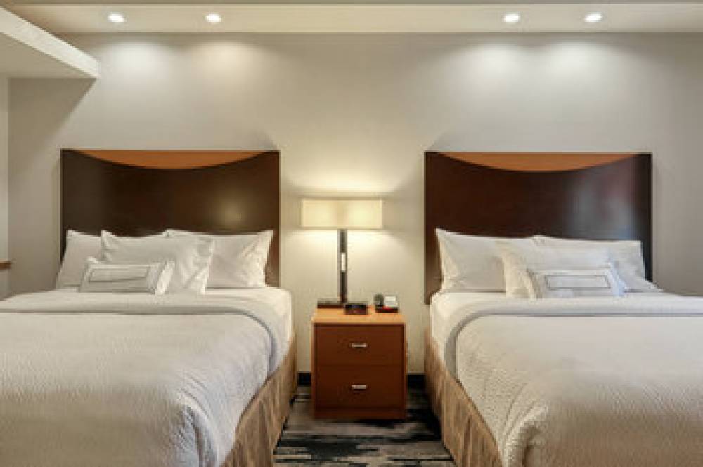 Fairfield Inn And Suites By Marriott Harrisburg West 6