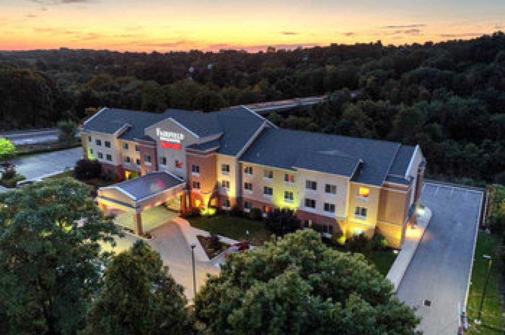 Fairfield Inn And Suites By Marriott Harrisburg West 2