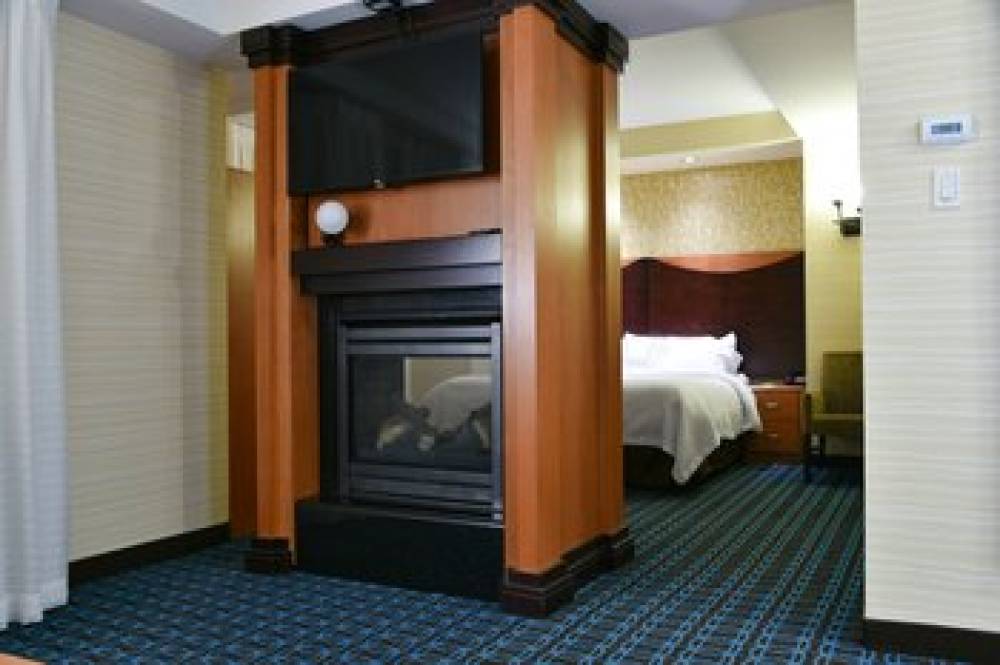 Fairfield Inn And Suites By Marriott Hartford Airport 8