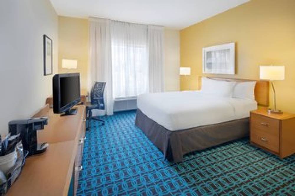 Fairfield Inn And Suites By Marriott Indianapolis Airport 10