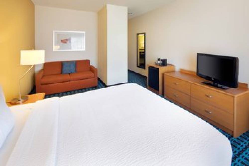 Fairfield Inn And Suites By Marriott Indianapolis Airport 9