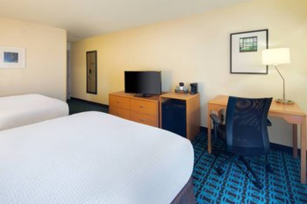 Fairfield Inn And Suites By Marriott Indianapolis Airport 6