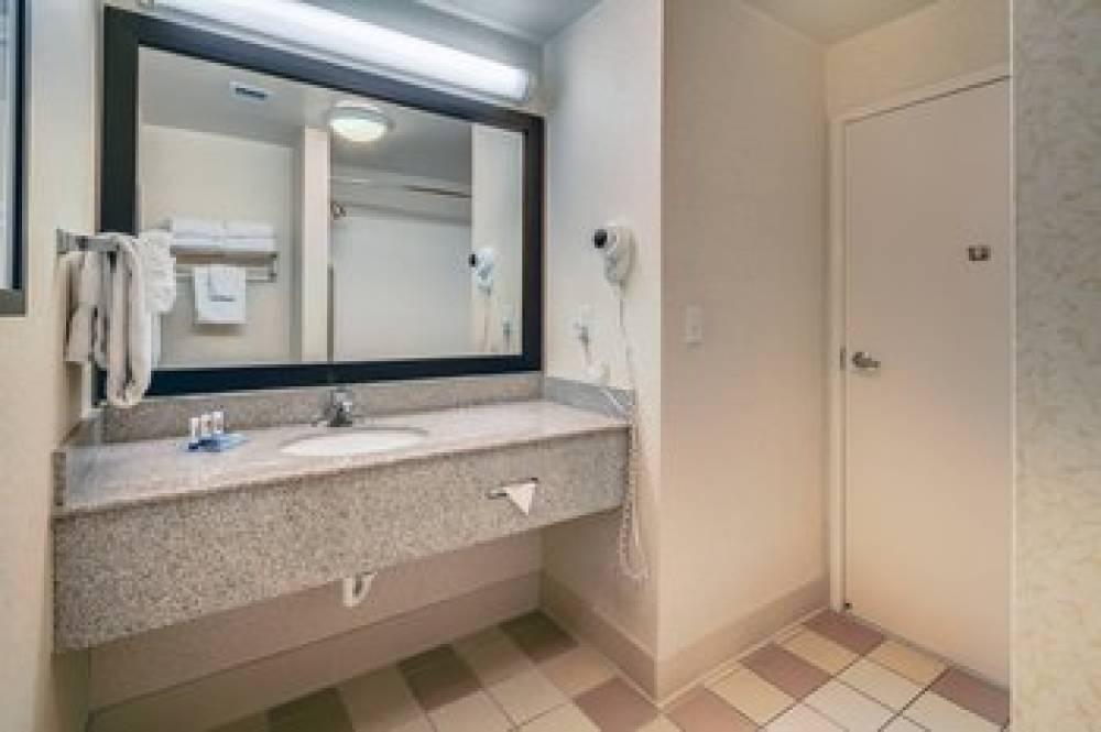 Fairfield Inn And Suites By Marriott Jacksonville Beach 9