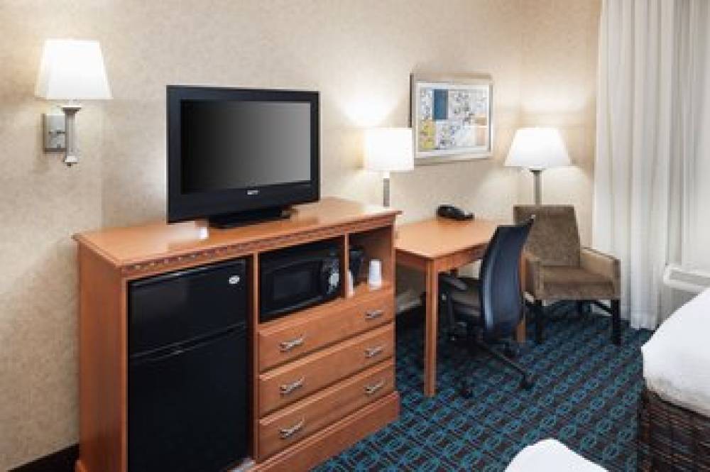 Fairfield Inn And Suites By Marriott Jacksonville Butler Boulevard 6