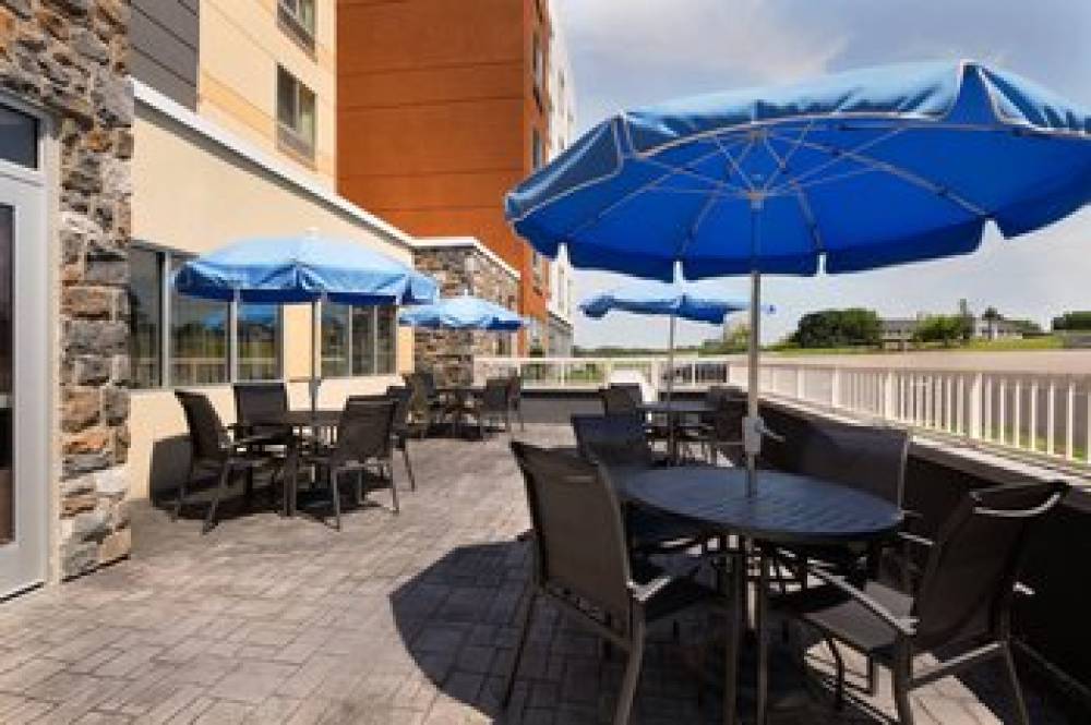 Fairfield Inn And Suites By Marriott Lancaster East At The Outlets 6