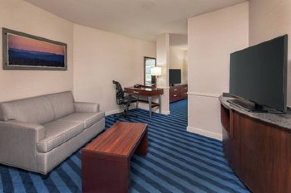 Fairfield Inn And Suites By Marriott Lancaster 6