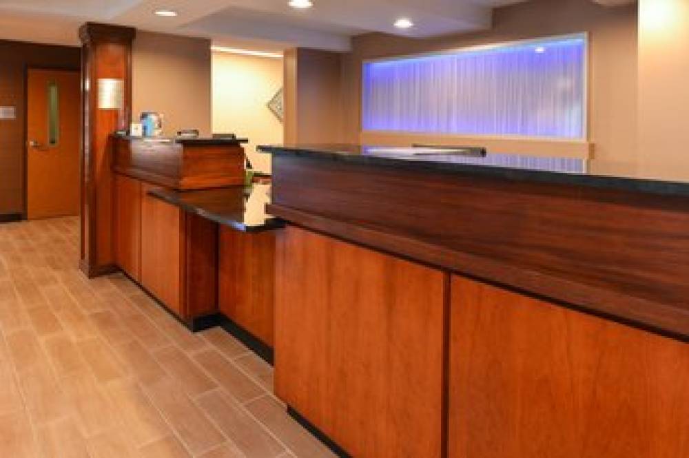 Fairfield Inn And Suites By Marriott Lexington Georgetown College Inn 2