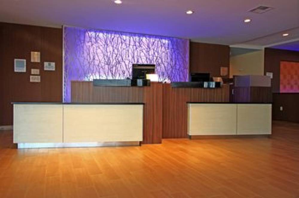 Fairfield Inn And Suites By Marriott London 2