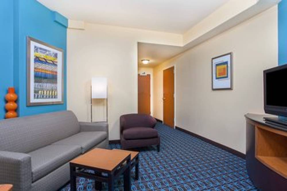 Fairfield Inn And Suites By Marriott Louisville East 9